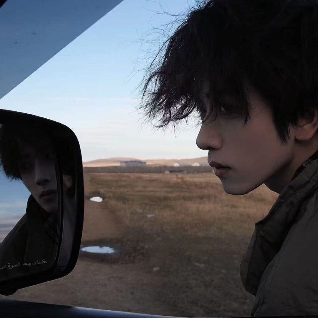 云边有个小卖部